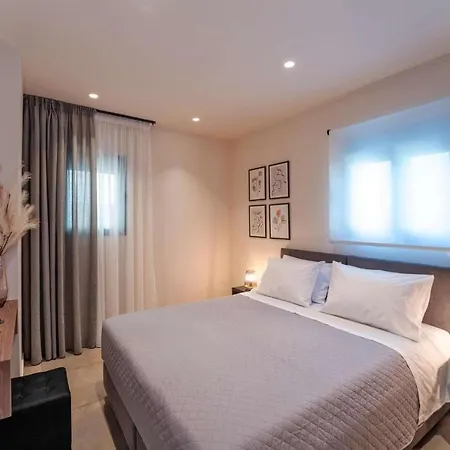 Optasia Apartament *